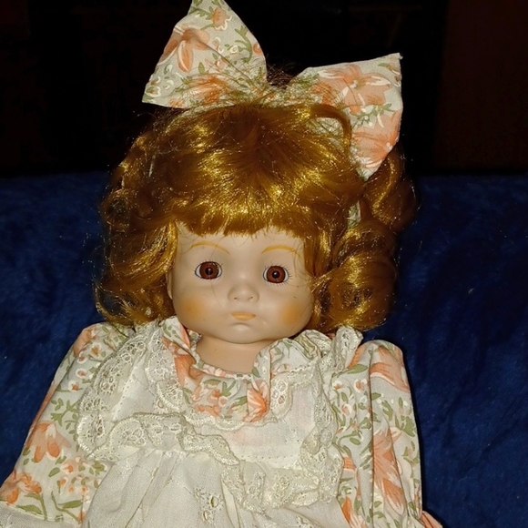 Medium Bradley Doll 'Trish' - Picture 6 of 9